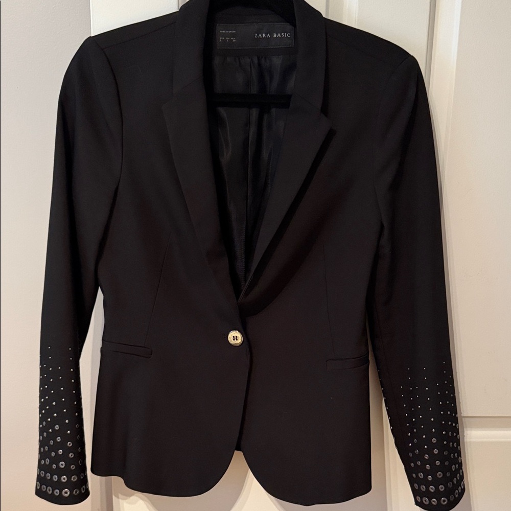Zara Black Single-Button Blazer with Stud Embellished Cuffs - Picture 2 of 12
